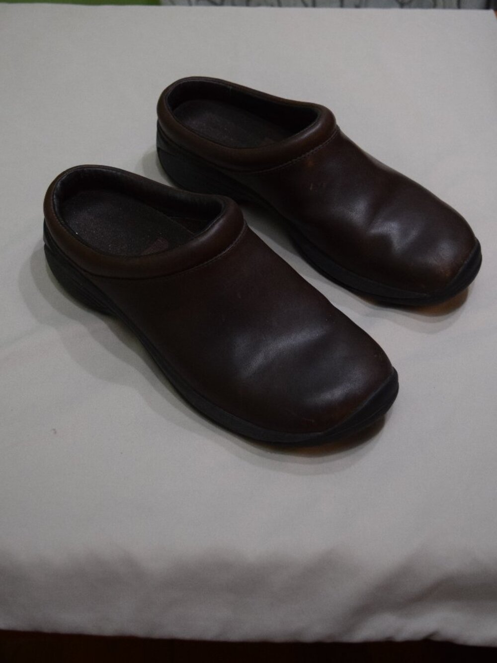 Merrell Encore Nova Smooth Brown Slip-On Shoes Women's Size 8 EUC